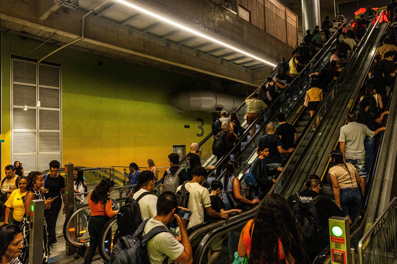 falha-de-energia-afeta-linha-4-amarela-do-metro-de-sp;-onibus-sao-acionados