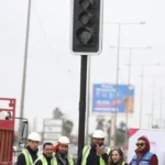 tras-anos-de-dificultades:-instalan-nuevo-semaforo-en-el-acceso-al-aeropuerto-la-florida