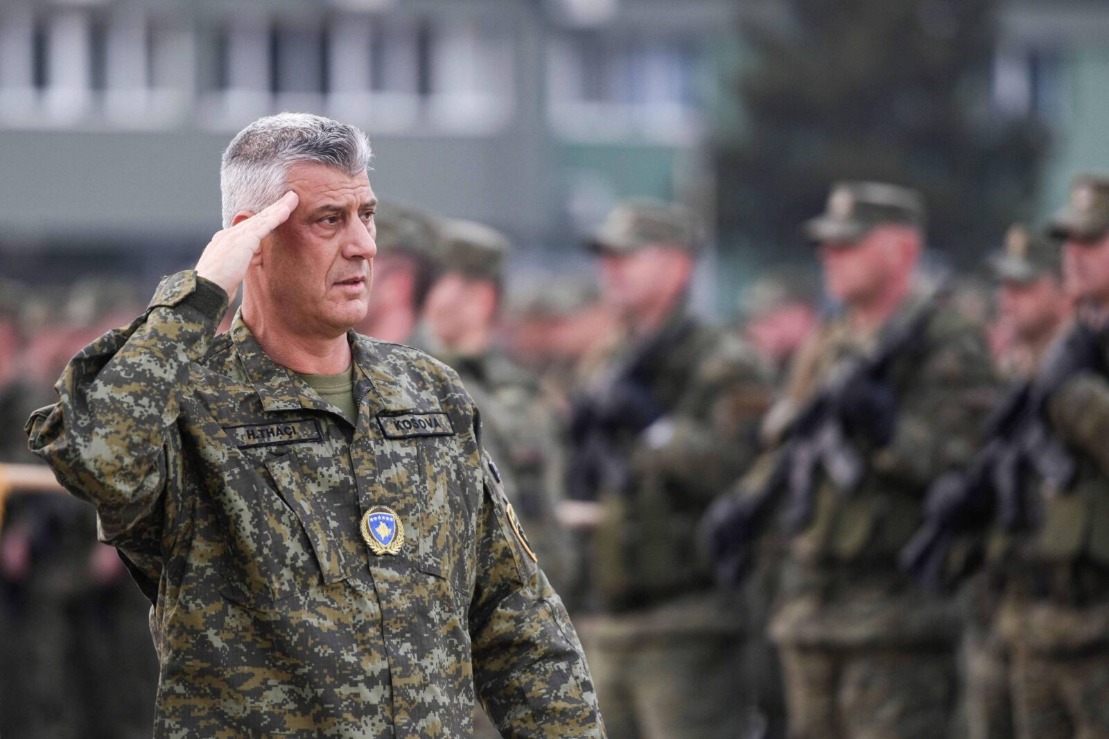 ex-presidente-do-kosovo-e-condenado-a-25-anos-de-prisao-por-crimes-de-guerra