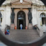 imputaron-por-intento-de-femicidio-al-joven-que-apunalo-a-una-companera-en-facultad-de-medicina:-debera-cumplir-180-dias-de-prision-preventiva