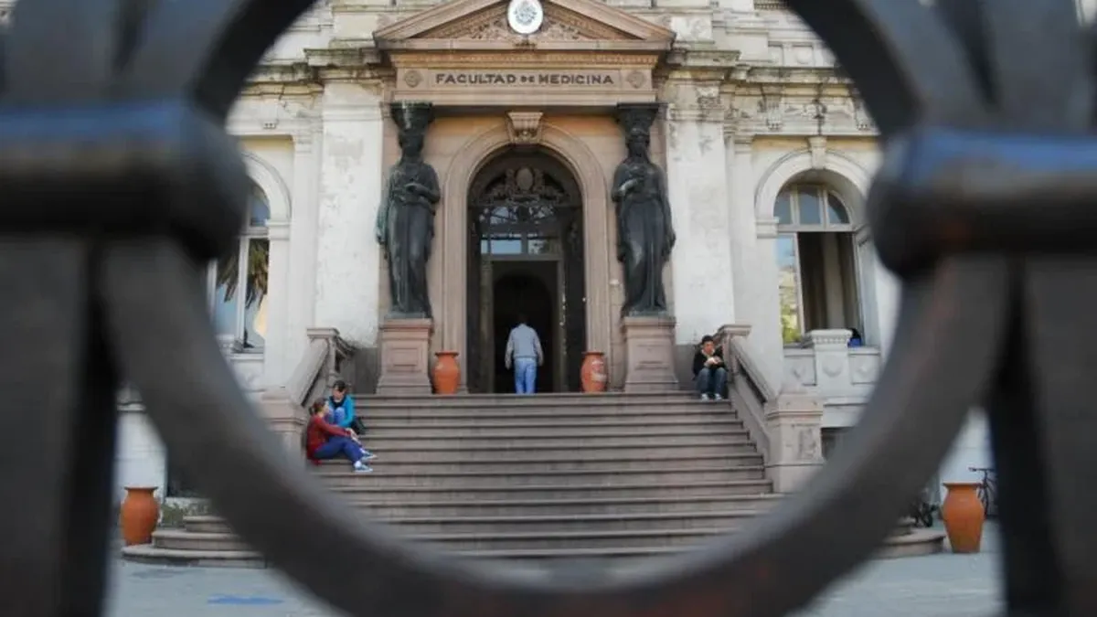 imputaron-por-intento-de-femicidio-al-joven-que-apunalo-a-una-companera-en-facultad-de-medicina:-debera-cumplir-180-dias-de-prision-preventiva