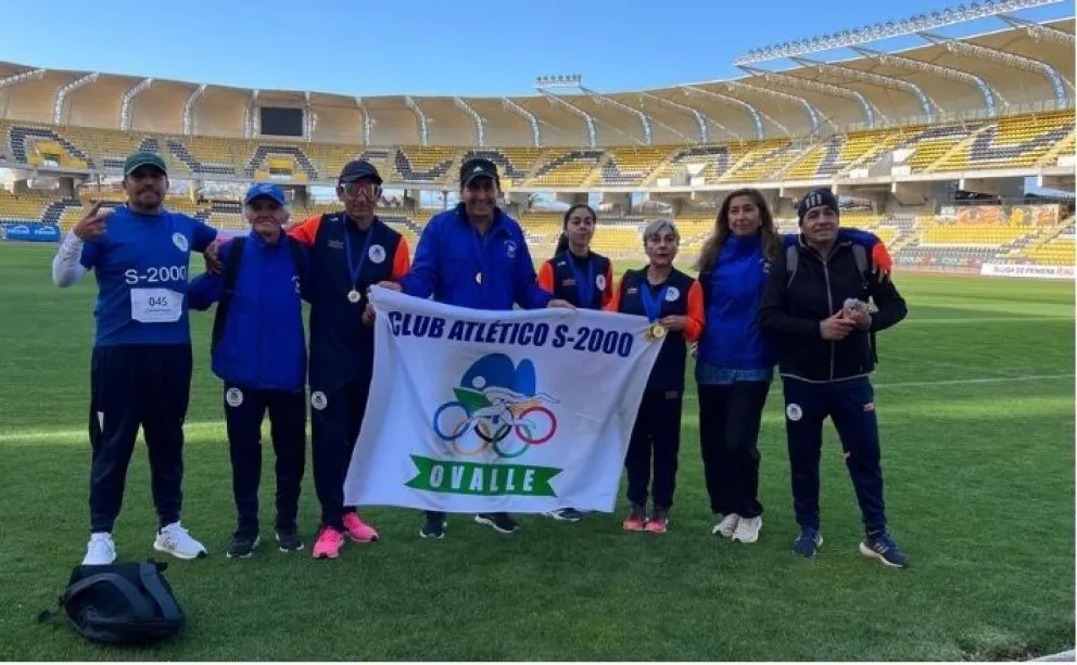 juventud-y-experiencia-impulsan-los-exitos-del-club-s-2000-de-ovalle