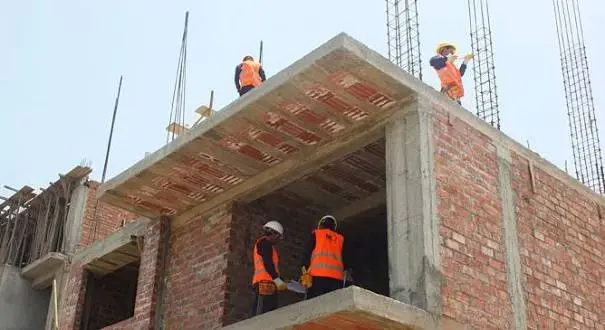 escasez-de-diesel-paraliza-hasta-el-90%-de-las-obras-en-construccion
