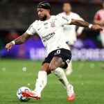 memphis-isola-penalti,-corinthians-cai-diante-do-estudiantes-e-e-eliminado-da-libertadores