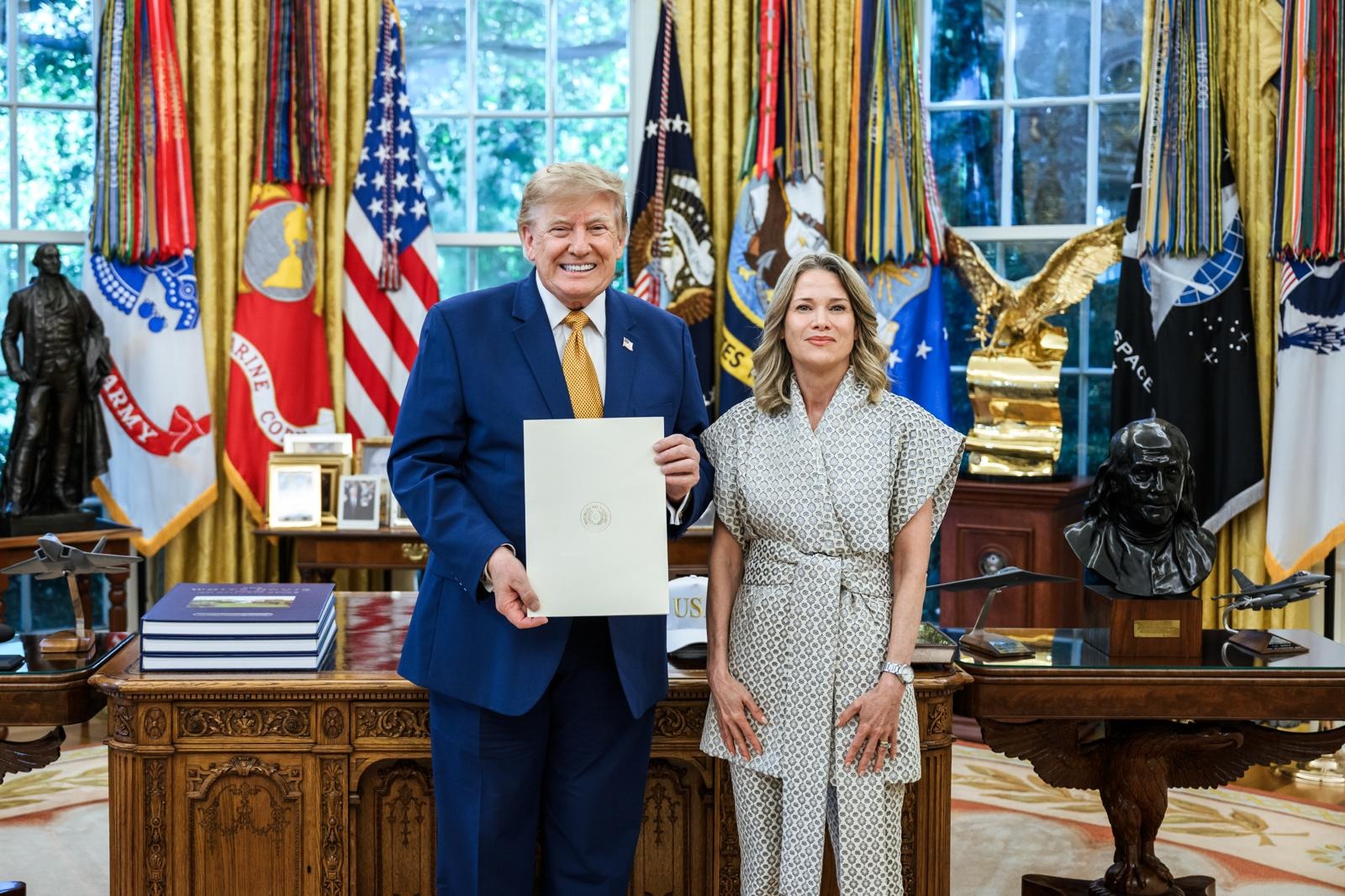 embajadora-paraguaya-presenta-credenciales-a-donald-trump