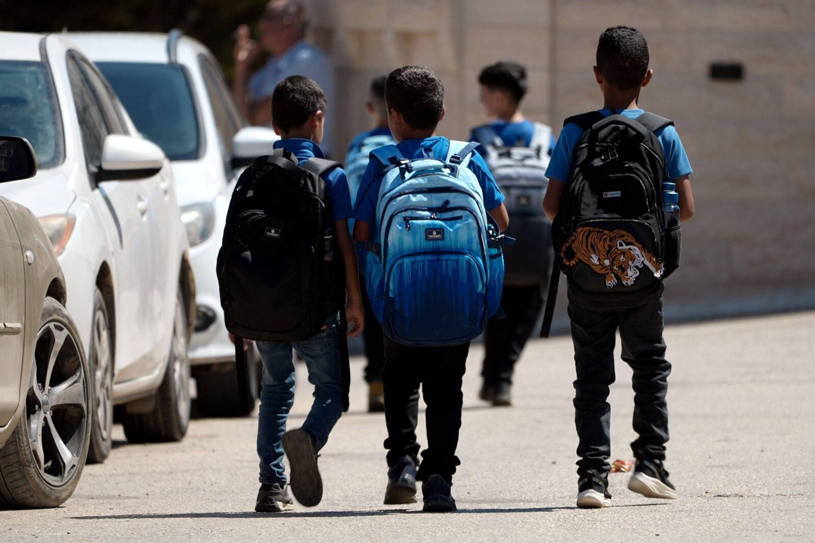 os-pais-palestinos-preocupados-com-ataques-a-escolas-na-cisjordania-ocupada:-‘o-que-fazer-quando-colonos-atiram-em-seus-filhos?’