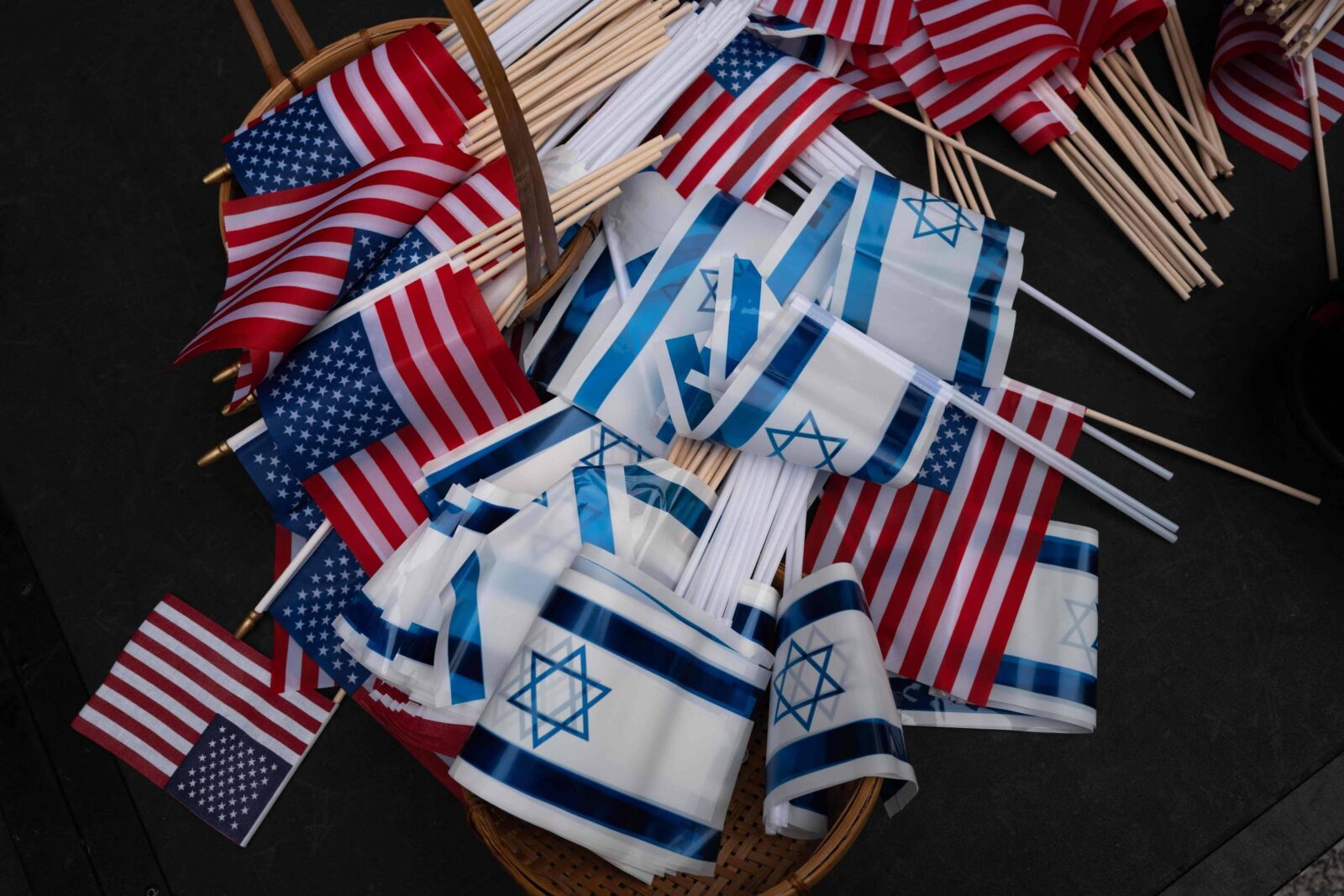trump-e-netanyahu-transformam-urnas-em-um-jogo-decisivo-para-a-democracia