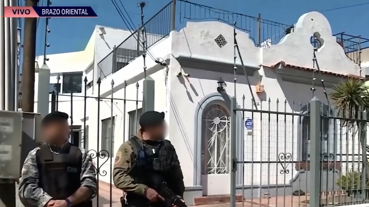 incautaron-droga-y-dinero-en-un-allanamiento-en-brazo-oriental:-estiman-unos-300-kilos-de-pasta-base-y-hay-cuatro-detenidos