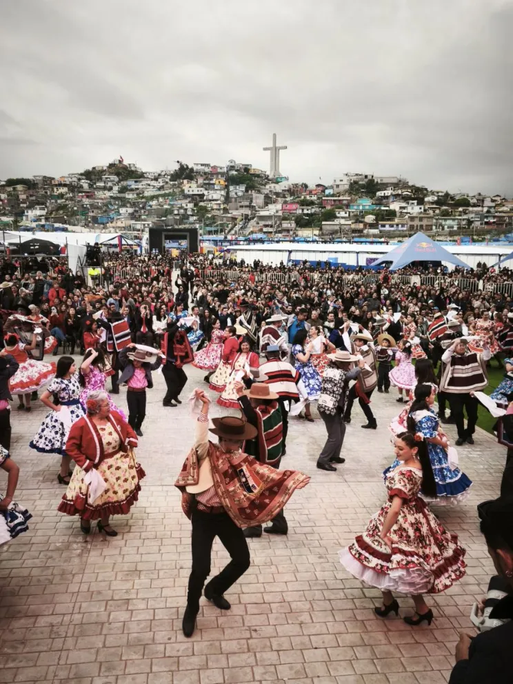 lluvia-obliga-a-suspender-parte-del-show-de-la-jornada-inaugural-de-la-pampilla