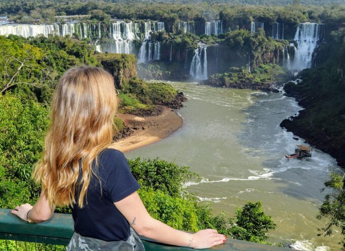 una-mujer-fue-mordida-por-mboi-en-las-cataratas-de-iguazu