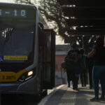 ponto-de-onibus,-o-lugar-onde-o-tempo-nao-passa