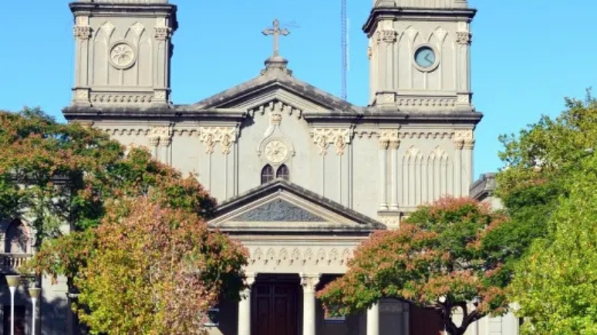 condenaron-a-un-hombre-que-pretendia-mantener-relaciones-sexuales-con-otro-detras-de-una-iglesia-en-salto