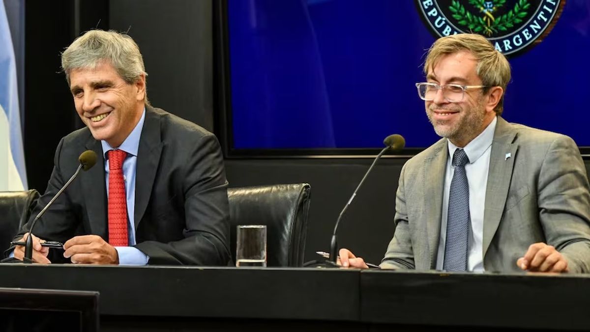 el-gobierno-asegura-que-no-habra-turbulencias-cambiarias-en-2027-e-insiste-en-que-el-dolar-no-esta-atrasado