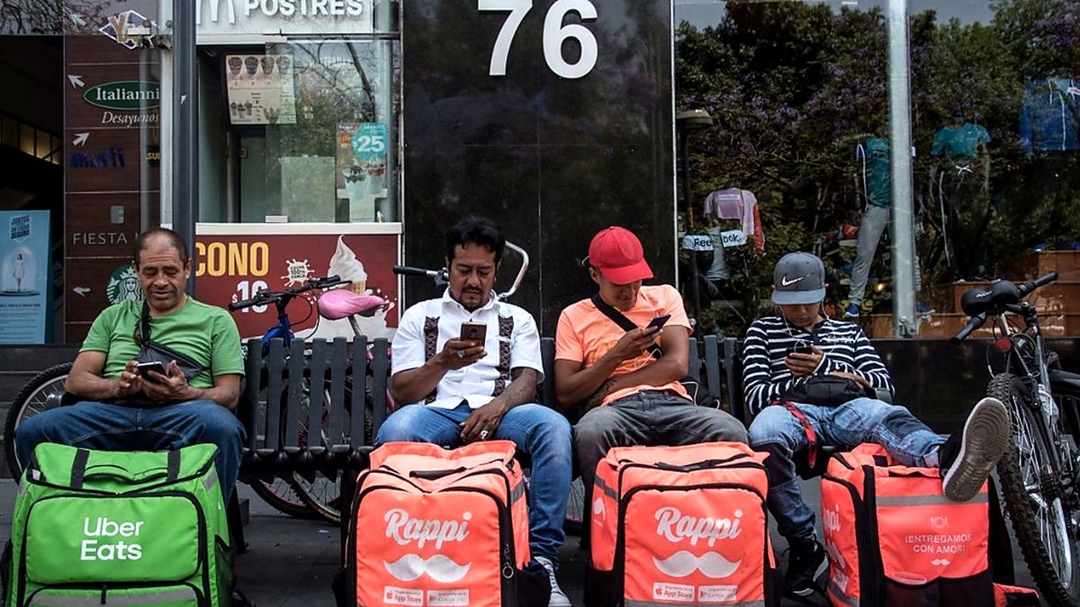 crece-el-pluriempleo-y-ya-4-de-cada-10-trabajadores-buscan-un-complemento-para-sus-ingresos