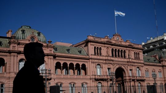 argentina’s-economy-contracted-in-second-quarter,-official-data-shows