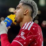 el-tecnico-de-liverpool-de-inglaterra,-andoni-iraola,-esta-sorprendido-por-el-estado-fisico-de-ronald-araujo