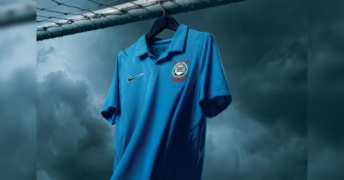 nova-camisa-azul-do-corinthians-homenageia-celebra-50-anos-da-invasao-corintiana