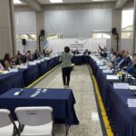 comisionado-victor-alvarez-cuestiona-calificacion-de-aspirante-en-medio-de-votacion,-generando-conflicto-en-la-comision
