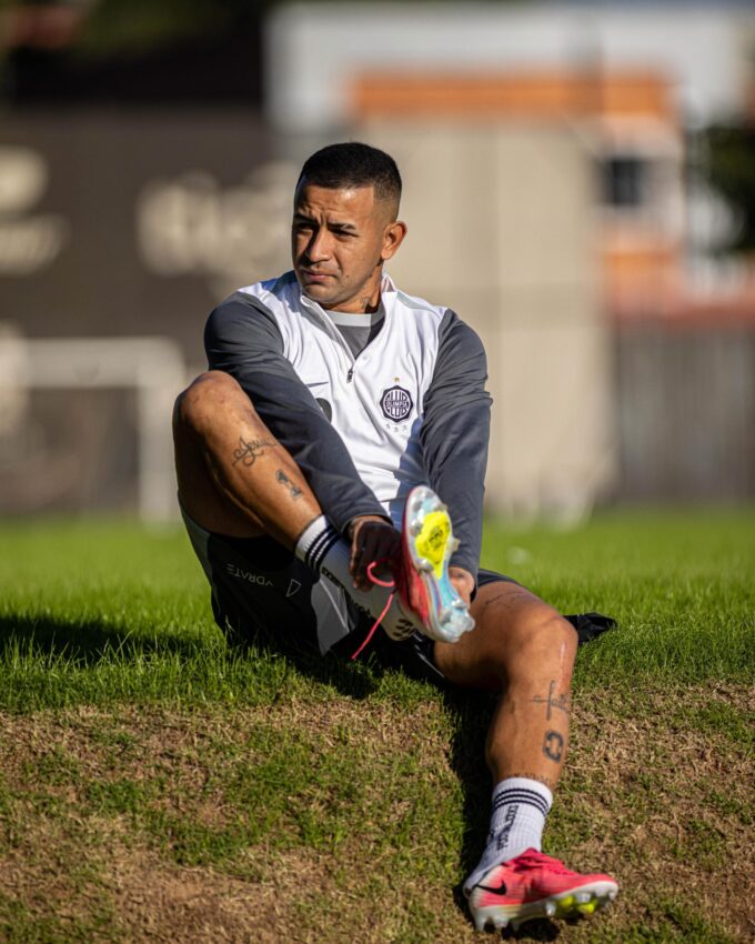 derlis-gonzalez-va-a-estar-en-el-banco-ante-el-rayadito