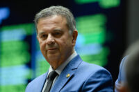lider-da-oposicao-quer-obrigar-presidente-do-senado-a-decidir-sobre-impeachment-do-stf-em-ate-30-dias
