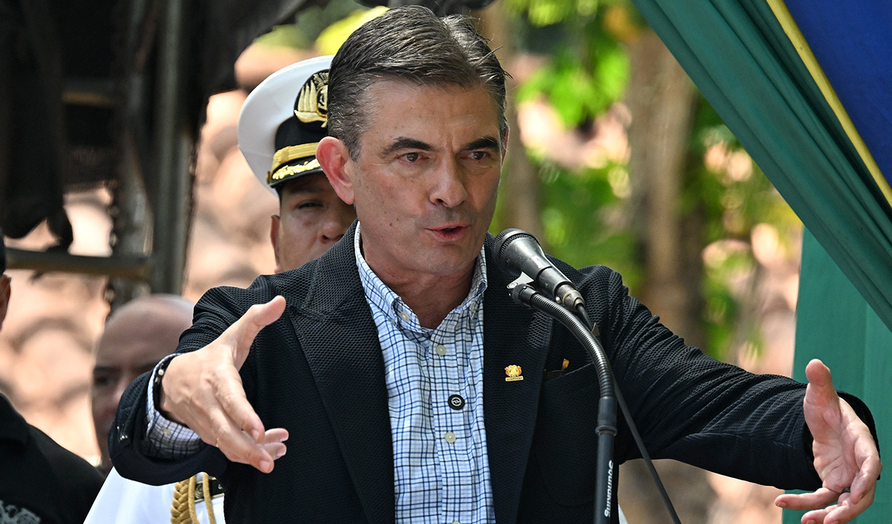 “costara-lo-mismo-que-nos-cuesta-comprarlo-afuera”:-rodrigo-paz-elimina-totalmente-la-subvencion-al-diesel-en-bolivia