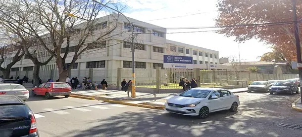 una-nena-de-12-anos-murio-frente-a-un-colegio:-“no-pudieron-…”