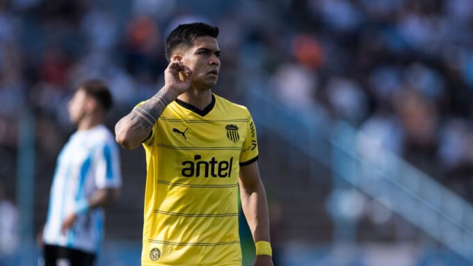asi-quedaron-las-tablas-de-posiciones-del-torneo-clausura,-la-tabla-anual-y-el-descenso-tras-la-victoria-de-penarol-ante-cerro:-el-carbonero-es-puntero-de-la-acumulada
