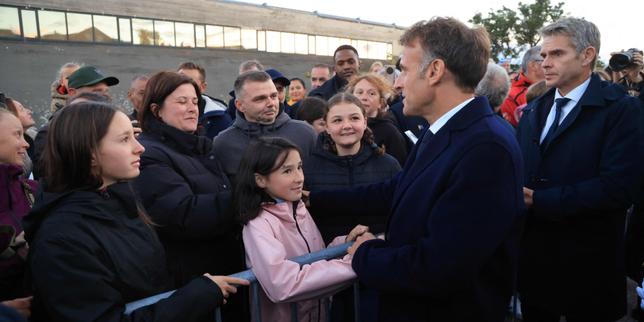 saint-pierre-et-miquelon-est-bien-« francais »,-martele-sur-place-emmanuel-macron,-en-reponse-aux-visees-expansionnistes-de-donald-trump