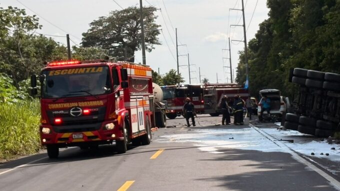 tres-personas-mueren-en-multiple-accidente-vehicular-en-ruta-a-masagua,-escuintla