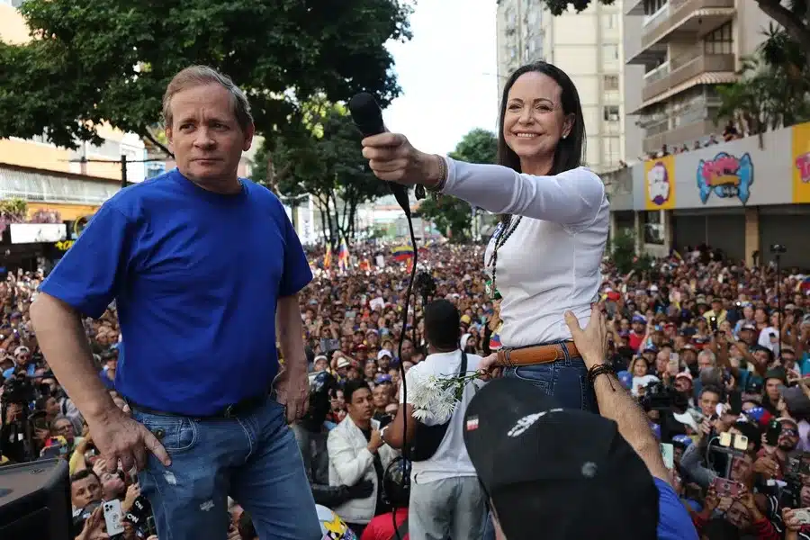 inhabilitaciones-politicas:-otra-papa-caliente-en-la-mesa-de-dialogo