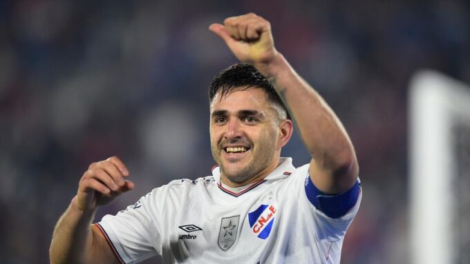 maximiliano-gomez-vuelve-luego-de-21-dias-a-una-convocatoria-de-nacional-y-daniel-carreno-tiene-a-sus-11-titulares-ante-defensor-sporting-en-un-partido-clave
