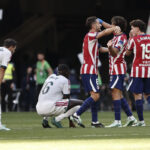 atletico-asesta-dura-derrota-al-real-madrid-y-lo-manda-al-tercer-puesto-de-laliga,-a-seis-puntos-del-barcelona