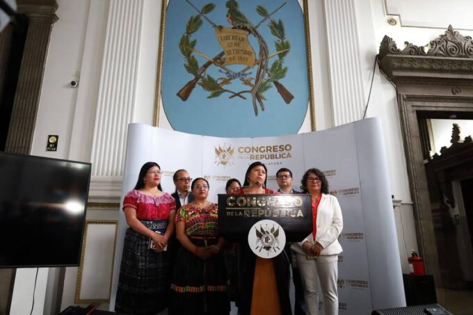 de-cuanto-es-el-bono-social-que-propone-el-bloque-winaq-por-crisis-de-combustibles