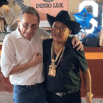 mariachis,-payasos-y-conciertos:-el-excentrico-festejo-de-cumpleanos-del-alcalde-que-dice-ganar-q100-mil-diarios