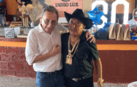 mariachis,-payasos-y-conciertos:-el-excentrico-festejo-de-cumpleanos-del-alcalde-que-dice-ganar-q100-mil-diarios