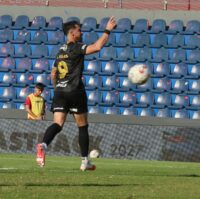 olimpia-goleo-y-ya-suena-con-aduenarse-de-la-punta-en-el-clasico-blanco-y-negro