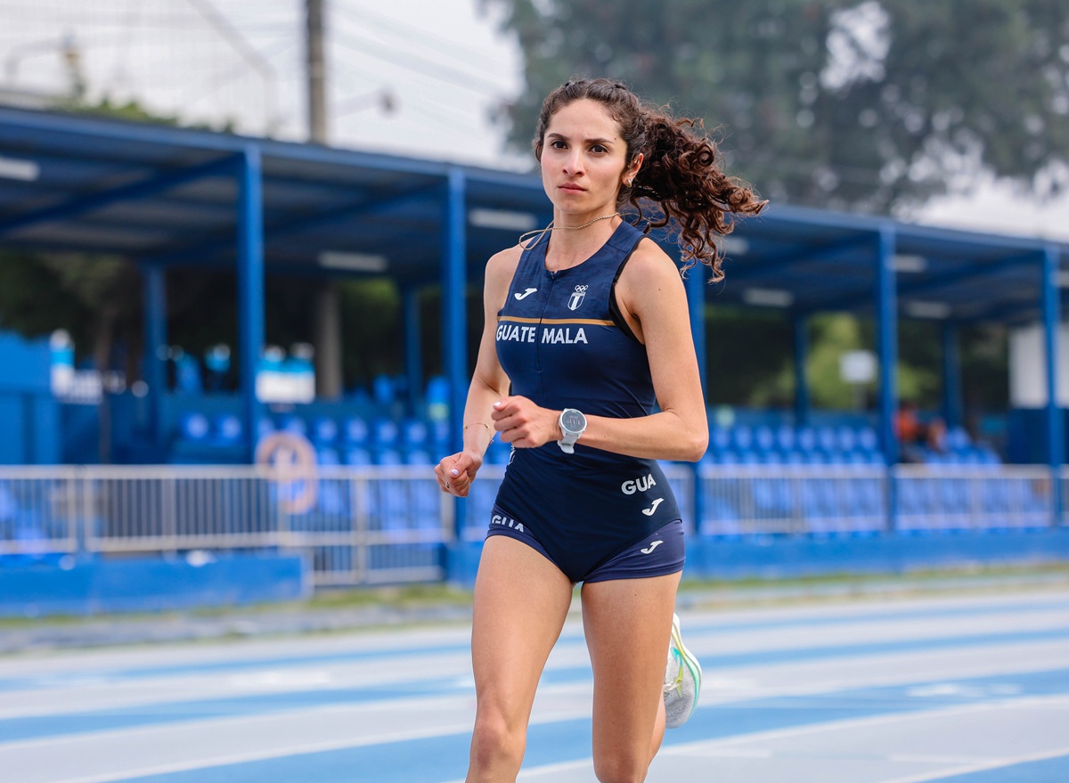 viviana-aroche-impone-nuevo-record-nacional-y-centroamericano-en-media-maraton-de-copenhague