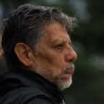un-entrenador-de-hockey-detenido:-“las-adolescentes-debian-banarse-con-el”