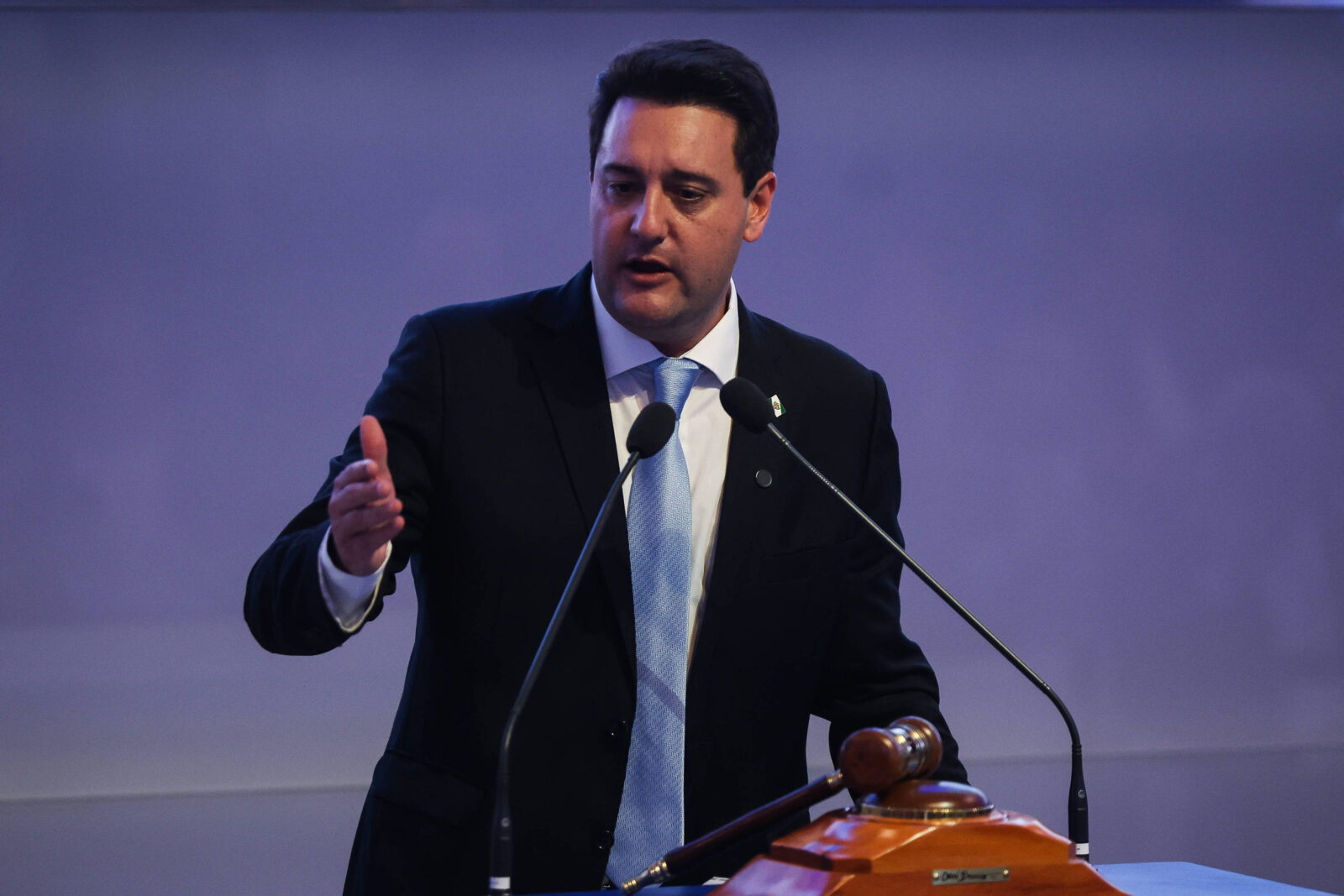 parana-eleva-investimentos-e-reduz-caixa-ao-fim-do-segundo-mandato-de-ratinho-jr
