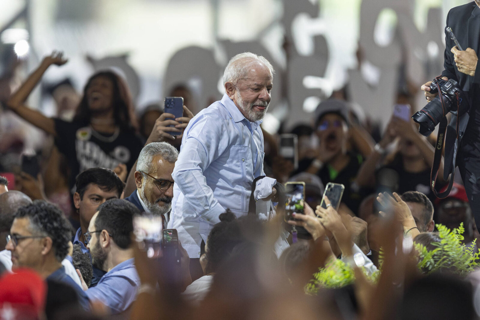 lula-apela-a-fa-clubes-de-artistas,-mira-eleitorado-fiel-e-aumenta-entrevistas-na-reta-final-da-campanha