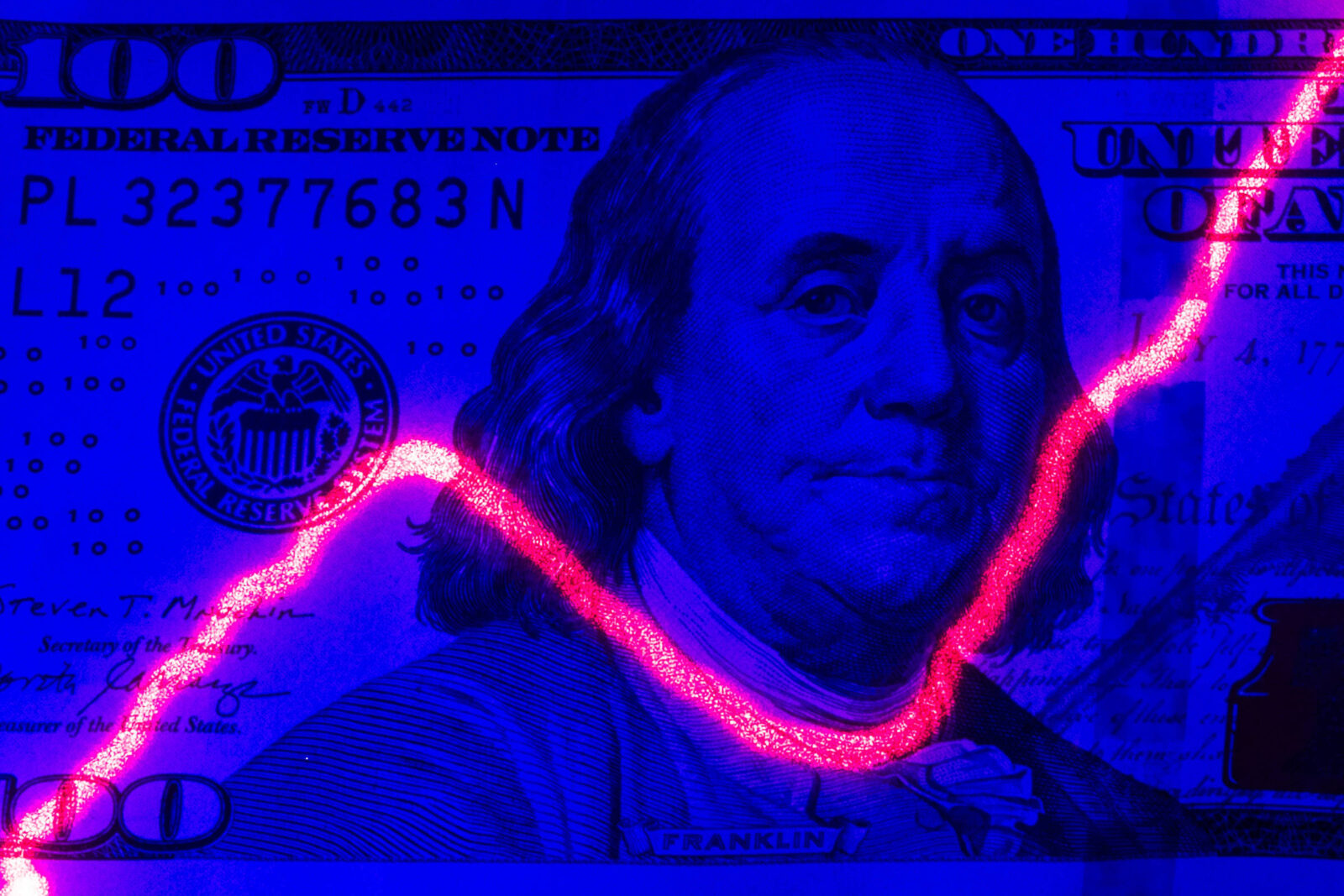 dolar-abre-em-queda-com-recuo-do-petroleo-e-cenario-eleitoral-no-radar