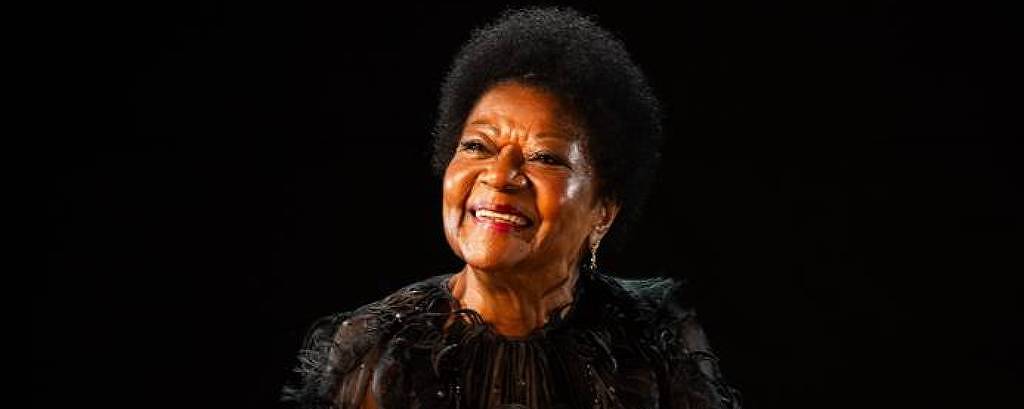 alaide-costa-e-patrick-angello-celebram-dalva-de-oliveira-no-teatro-rival,-no-rio