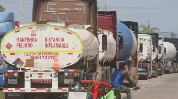 gobierno-y-cisterneros-llegan-a-un-acuerdo-para-evitar-la-falta-de-combustible 
