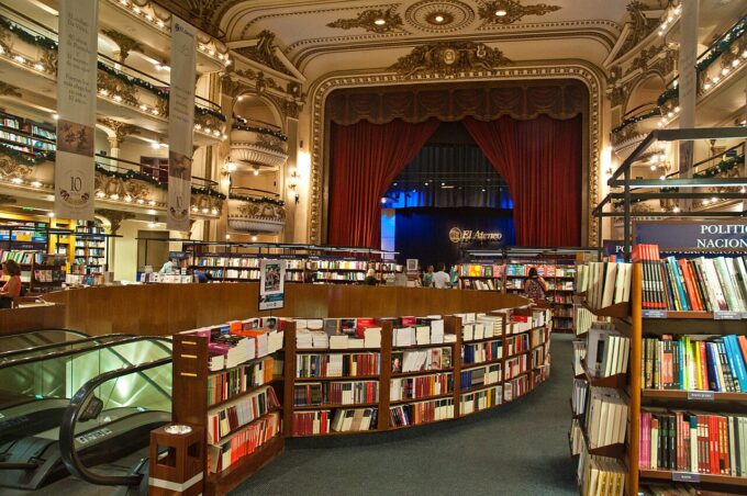 argentine-bookshops-declare-‘bookselling-emergency’ 