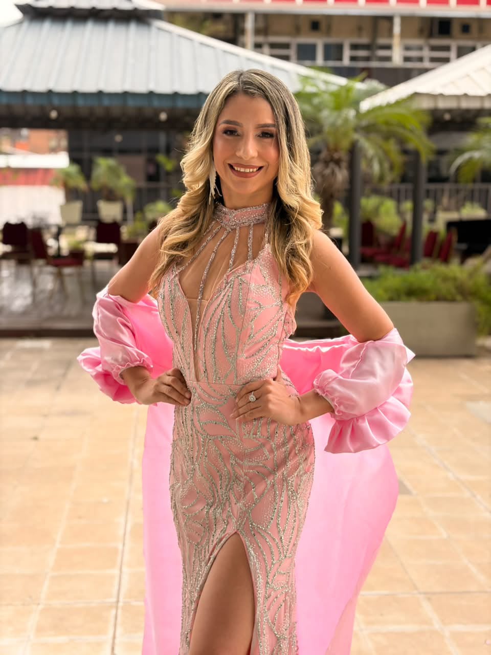 “todas-las-mujeres-nacemos-reinas”-dijo-la-embajadora-celebrity-universe-2026-maria-ester-perez