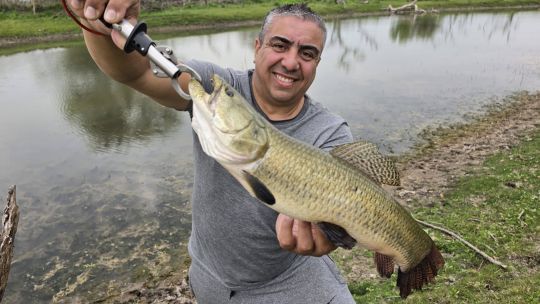 grandes-tarariras-en-el-rio-utis:-una-pesca-inolvidable-con-senuelos-y-mucha-accion