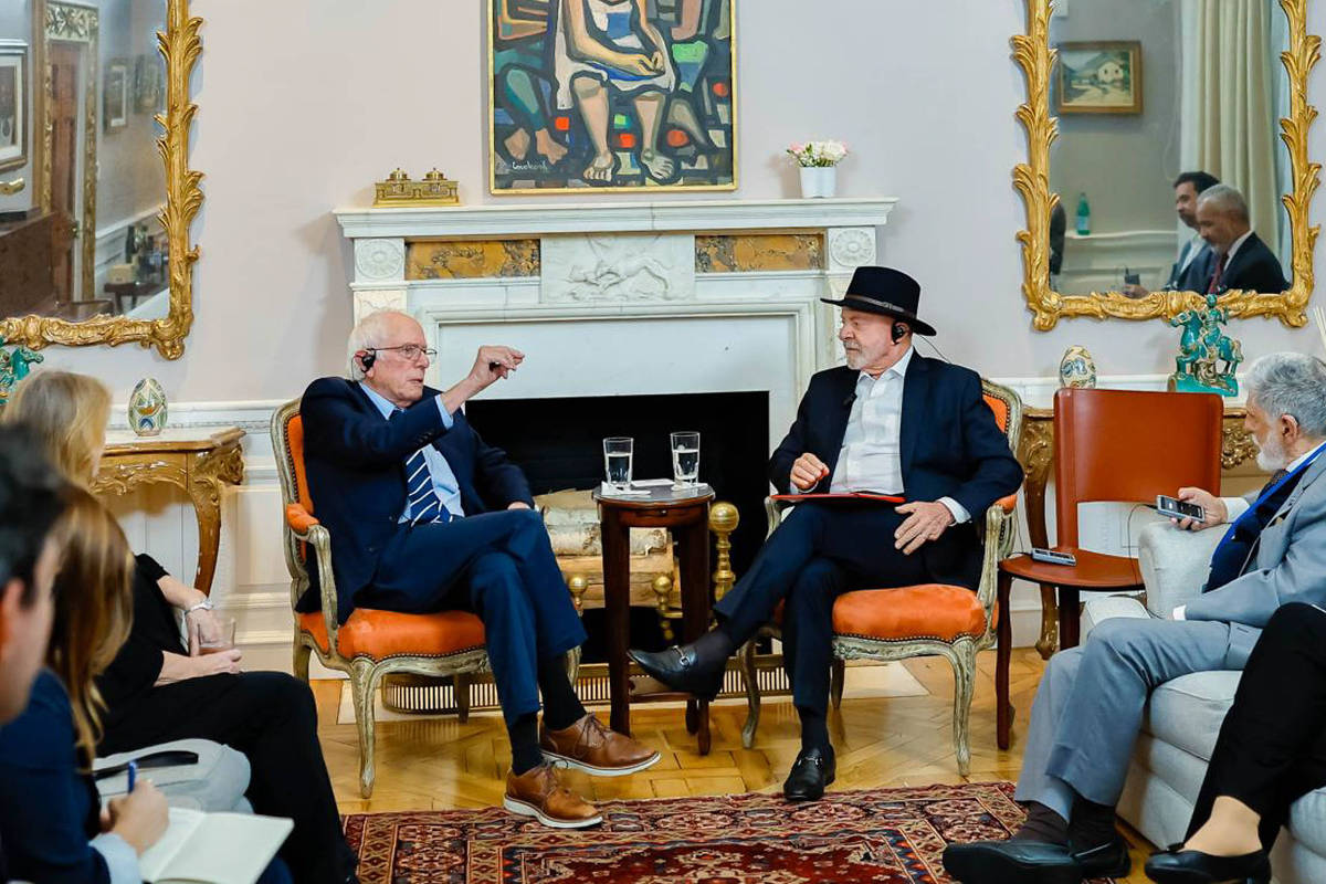 progressistas-dos-eua-devem-apoiar-autodeterminacao-do-brasil,-diz-bernie-sanders-em-encontro-com-lula