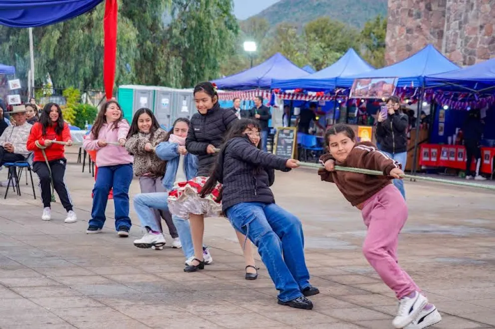 monte-patria-cierra-fiestas-patrias-con-fonda-familiar-y-vuelo-de-volantines