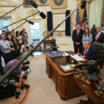 cadenas-de-tv-de-ee-uu.-suspenden-cobertura-conjunta-de-trump-tras-veto-a-medios