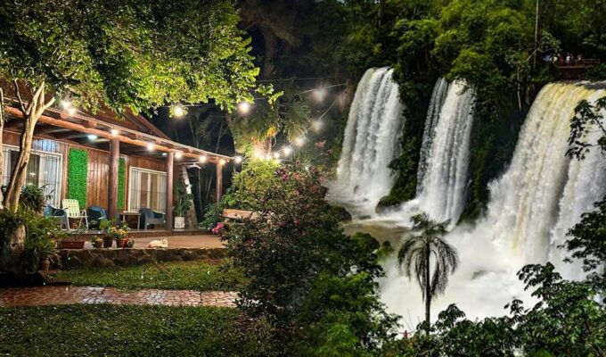 buscan-voluntarios-que-hablen-ingles-para-vivir-gratis-cerca-de-las-cataratas-del-iguazu:-trabajaran-25-horas-semanales-en-un-hostal
